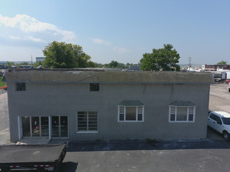 1215 W Ridge Pike, Conshohocken, PA for rent - Building Photo - Image 1 of 5