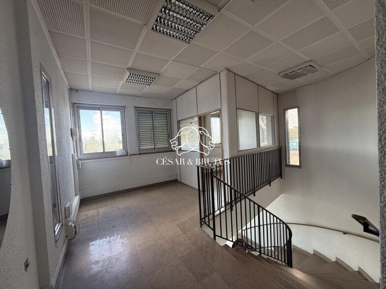 Industrial in Décines-Charpieu to rent - Interior Photo - Image 3 of 5