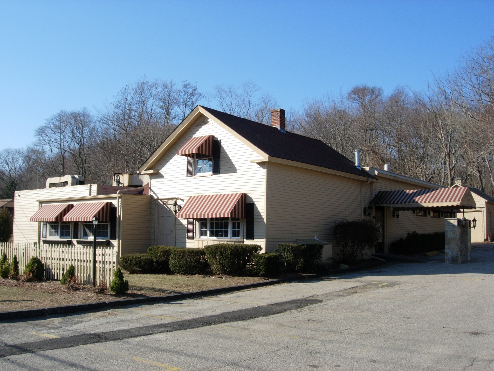 7385 Post Rd, North Kingstown, RI for rent Building Photo- Image 1 of 2