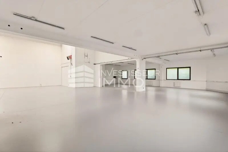 Light Industrial in Champs-sur-Marne to rent Interior Photo- Image 1 of 13