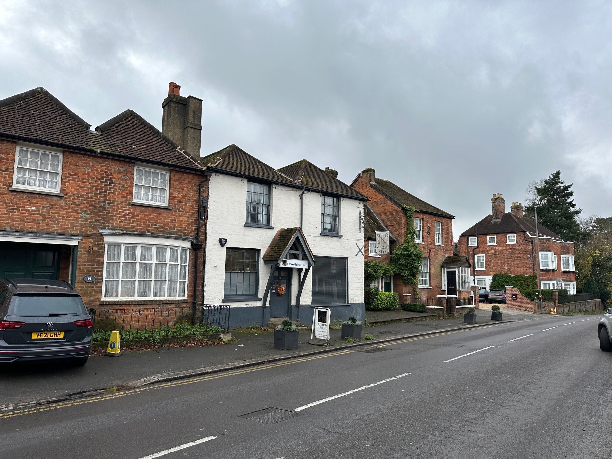 18 Wycombe End, Beaconsfield for sale Primary Photo- Image 1 of 11
