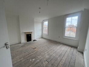 14 Mill St, Bedford to rent Interior Photo- Image 2 of 3