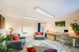 19 East St, Farnham to rent Interior Photo- Image 1 of 2