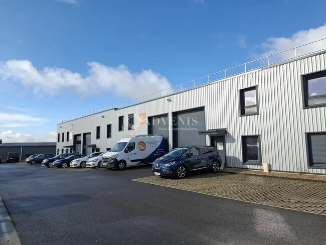 Location Local d'activités 320 m² à 765 m²
