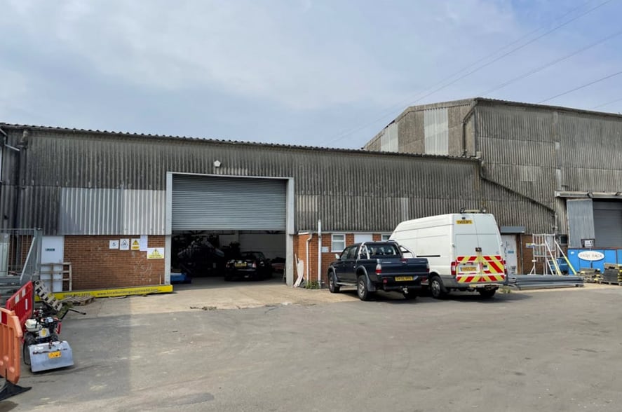 8 New Rd, Newhaven to rent - Building Photo - Image 2 of 2