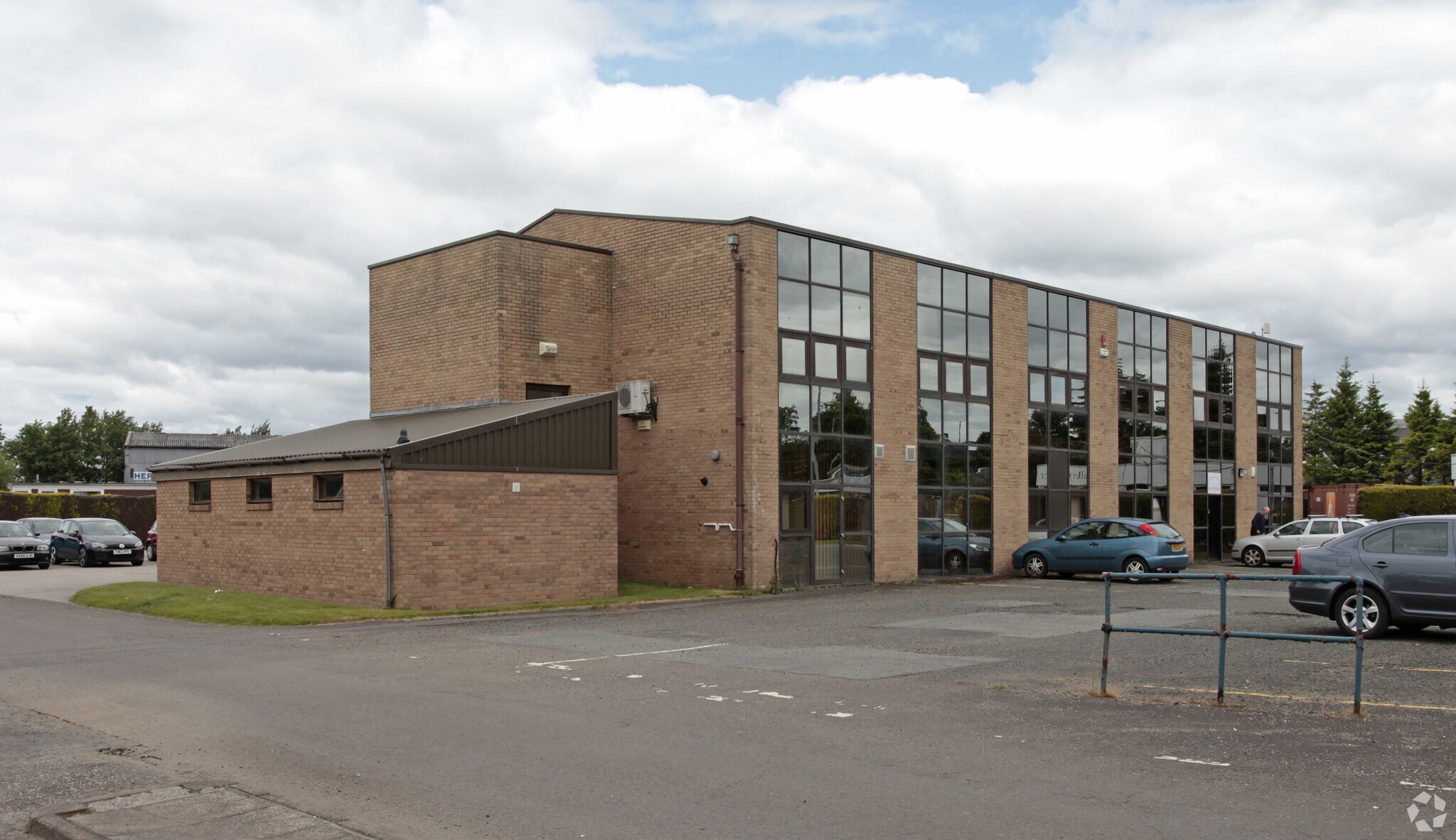 10 Lenzie Rd, Kirkintilloch for sale Primary Photo- Image 1 of 1