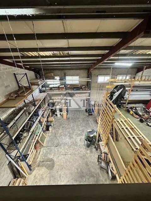 Location Entrepôt 457 m²