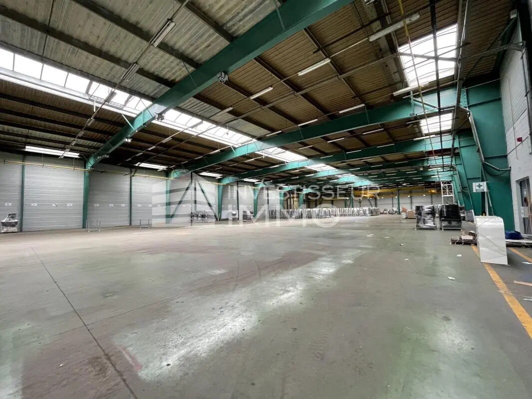 Industrial in Lieusaint to rent Interior Photo- Image 1 of 11