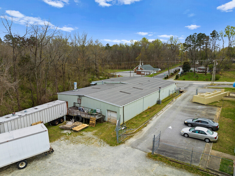 1200 Hickory Chapel Rd, High Point, NC for rent - Building Photo - Image 2 of 6