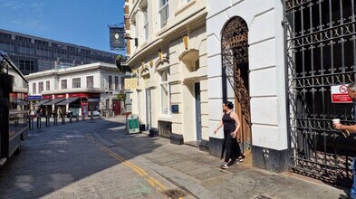 Faulkner's Aly, London to rent Building Photo- Image 1 of 11