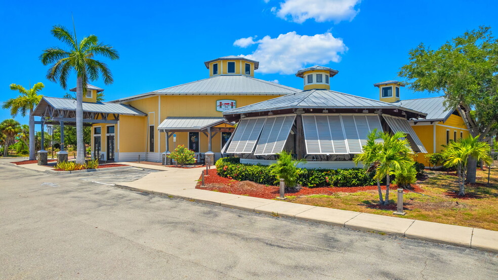 17650 San Carlos Blvd, Fort Myers, FL for sale - Building Photo - Image 3 of 63