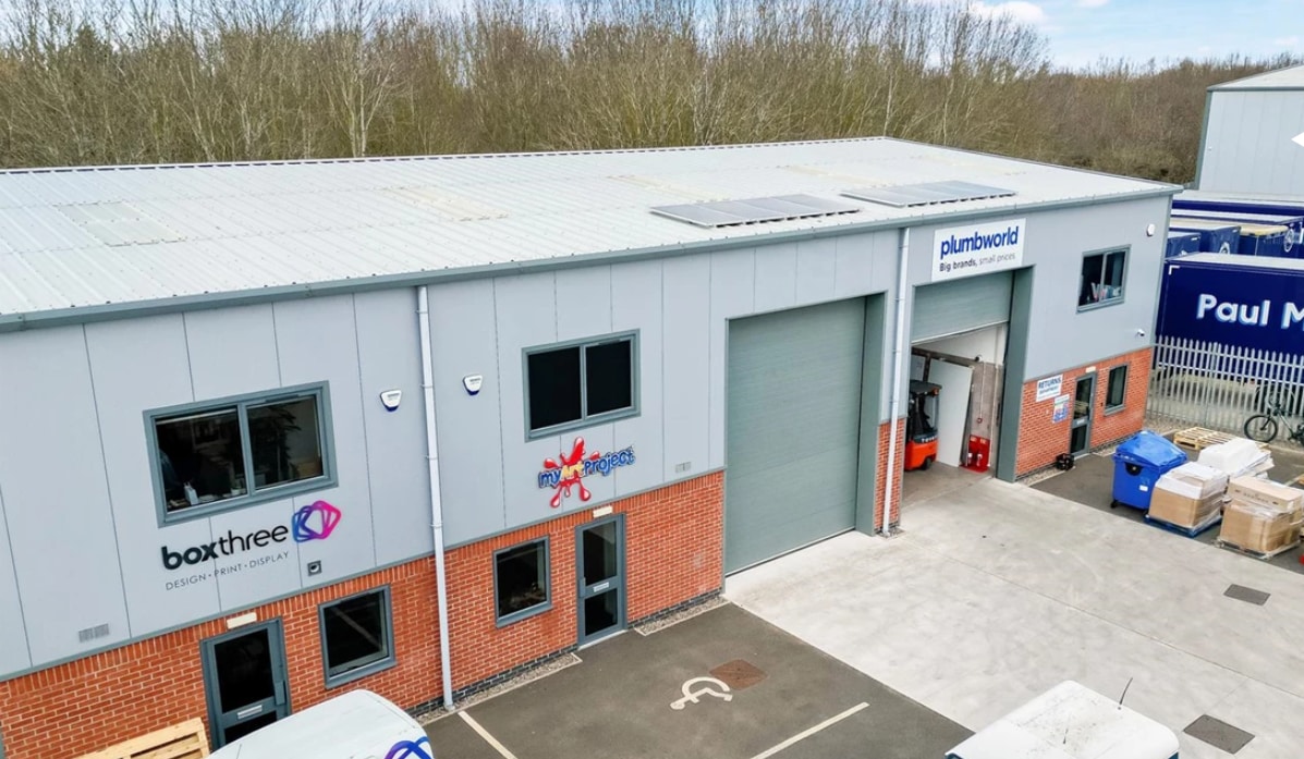 Crab Apple Way, Evesham to rent Building Photo- Image 1 of 4