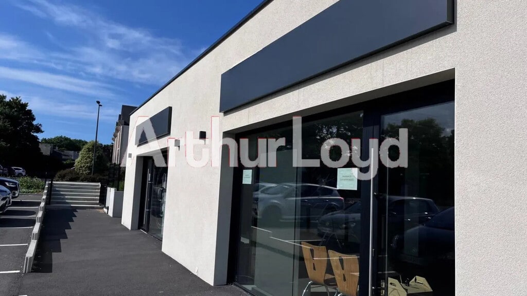 Location Bureaux 180 m² - Photo 1