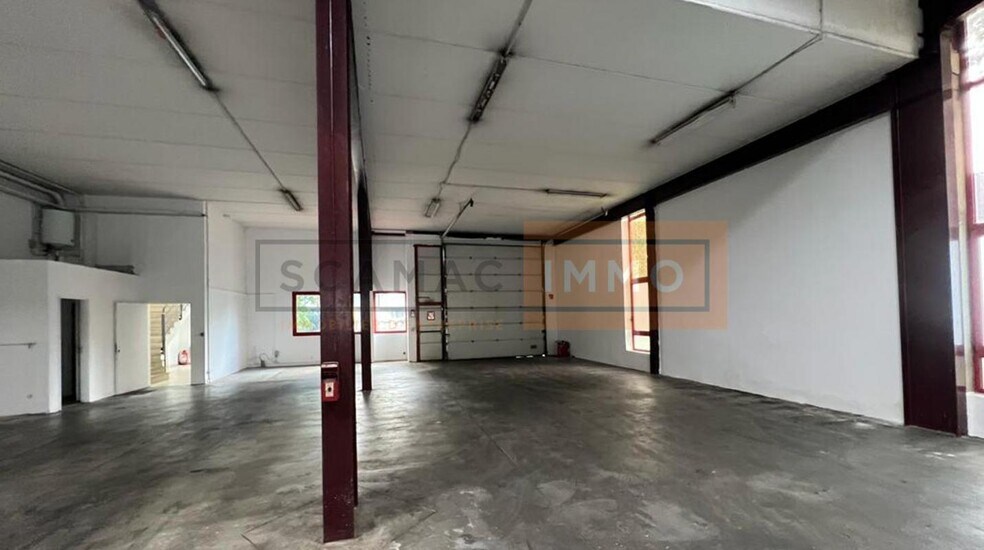 Industrial in Le Blanc-Mesnil to rent - Interior Photo - Image 3 of 14