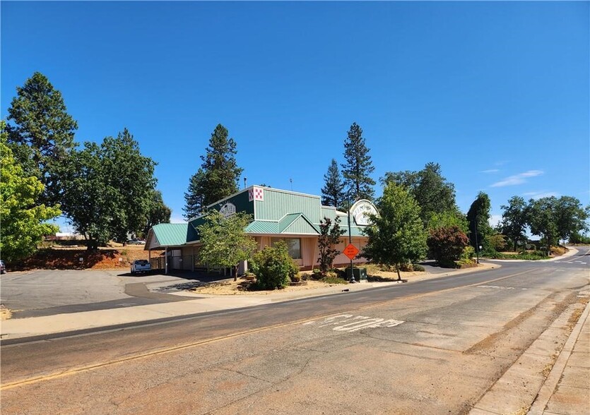 5990 Foster Rd, Paradise, CA for rent - Building Photo - Image 2 of 13