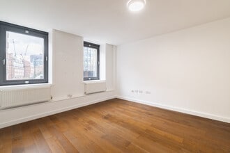3-5 Little Somerset, London to rent Building Photo- Image 2 of 6