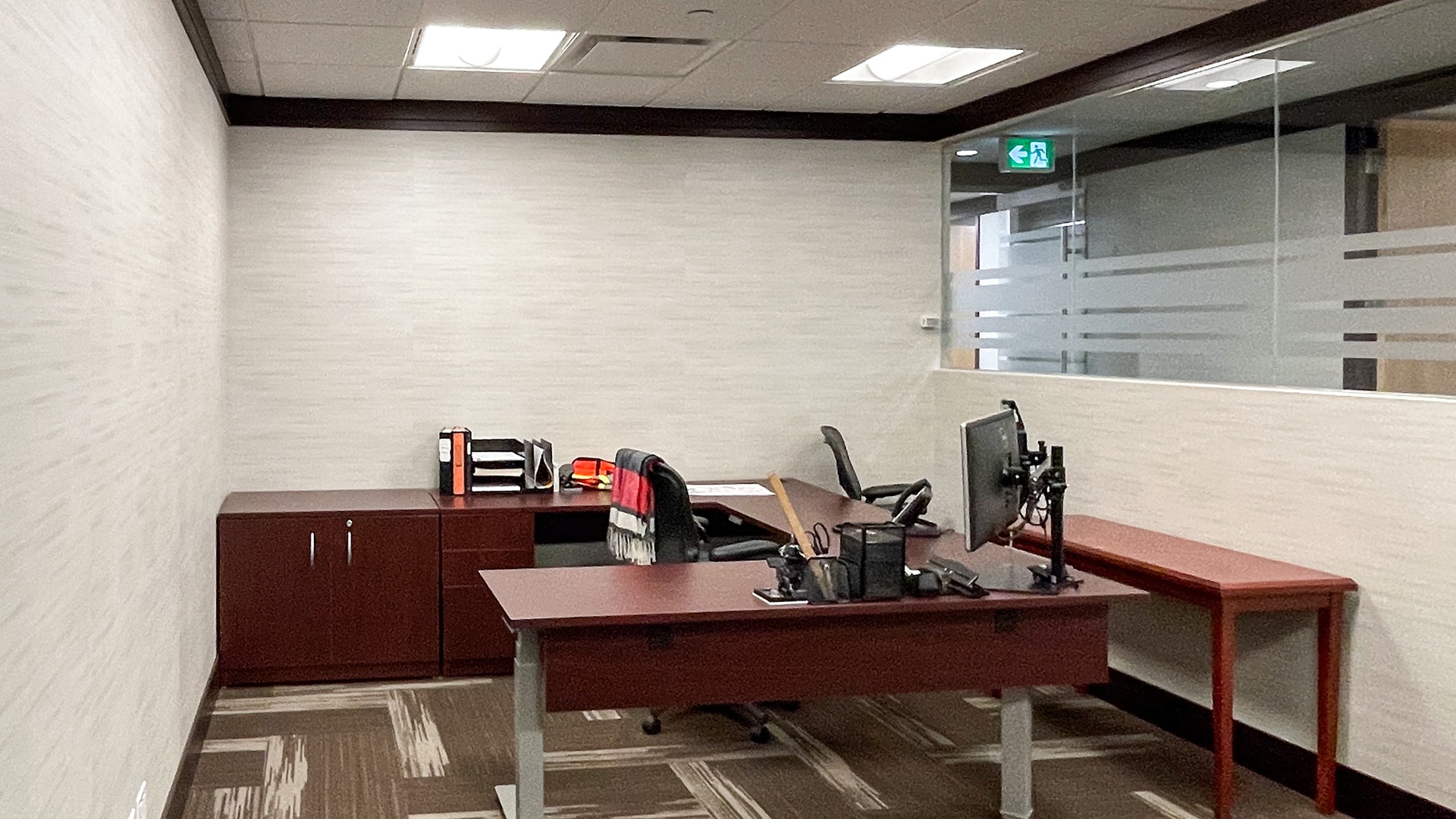 10104 103rd Ave NW, Edmonton, AB to rent Interior Photo- Image 1 of 8