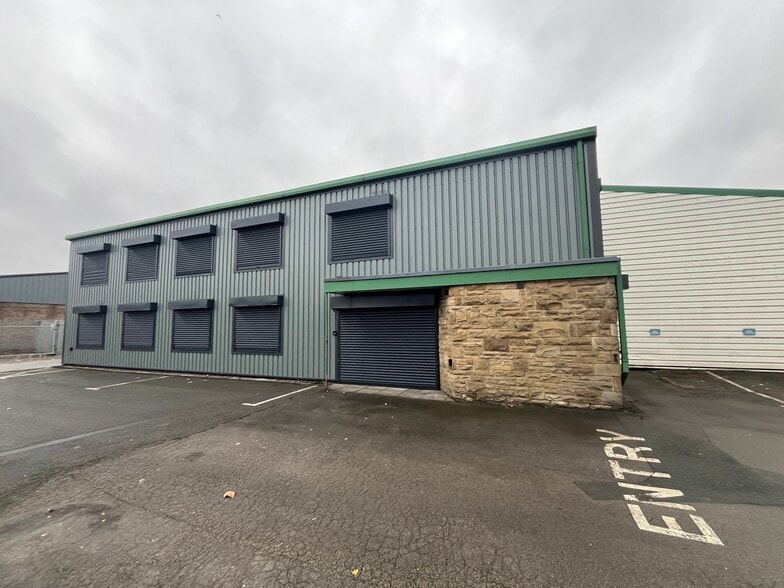 11 Pontefract Ln, Leeds to rent - Building Photo - Image 3 of 4