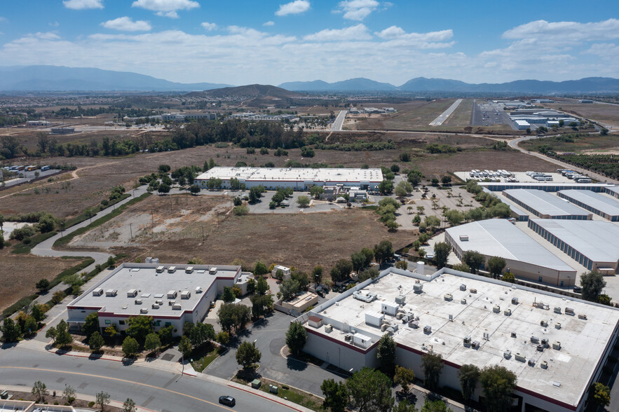 30590 Cochise Cir, Murrieta, CA for sale - Building Photo - Image 2 of 15