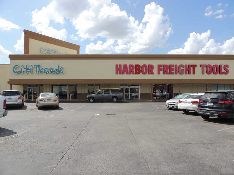 1000-1094 Federal Rd, Houston, TX for rent - Building Photo - Image 3 of 8