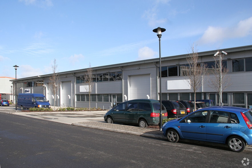 Mansfield Rd, London to rent - Building Photo - Image 3 of 7