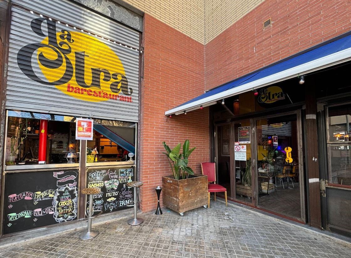 Retail in Barcelona, Barcelona to rent Construction Photo- Image 1 of 14