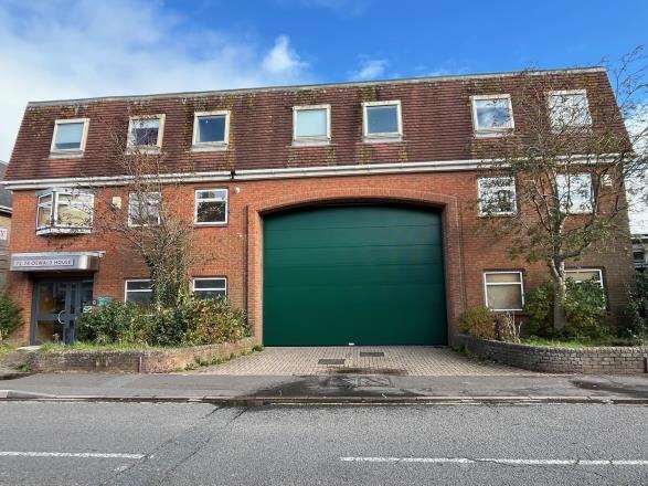 72-74 Palmerston Rd, Bournemouth for rent - Building Photo - Image 3 of 10