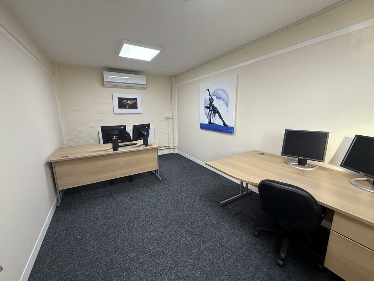 Foxhill Road Est, Nottingham to rent Interior Photo- Image 1 of 14