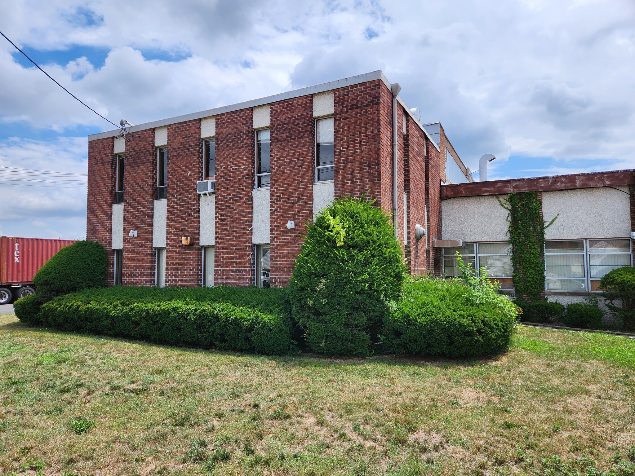687 Lehigh Ave, Union Township, NJ to rent Building Photo- Image 1 of 6