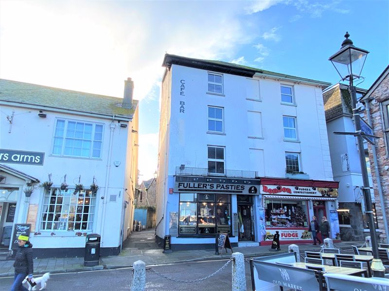5 The Strand, Brixham for sale Primary Photo- Image 1 of 1