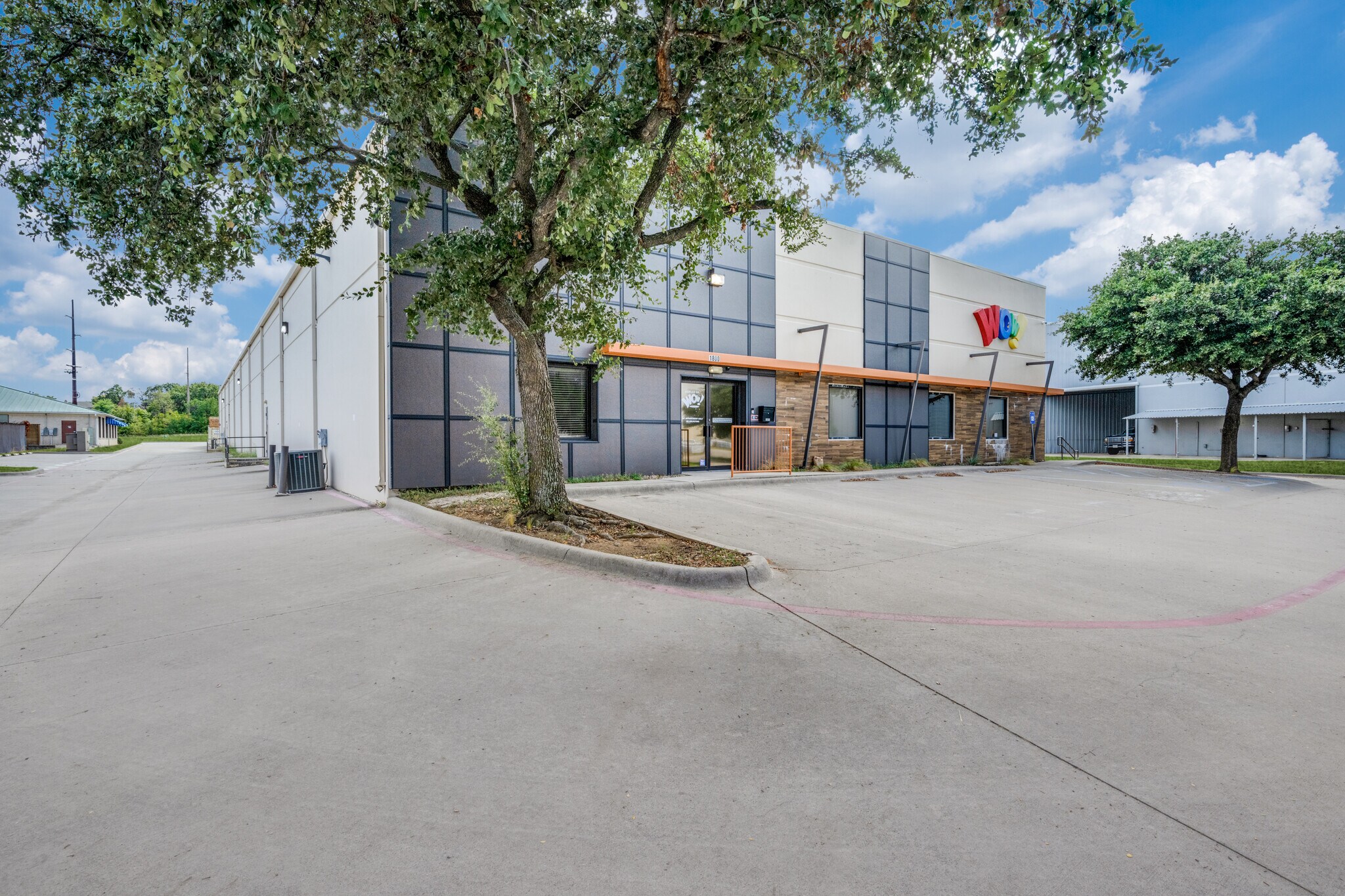1800 Shady Oaks Dr, Denton, TX for sale Building Photo- Image 1 of 1