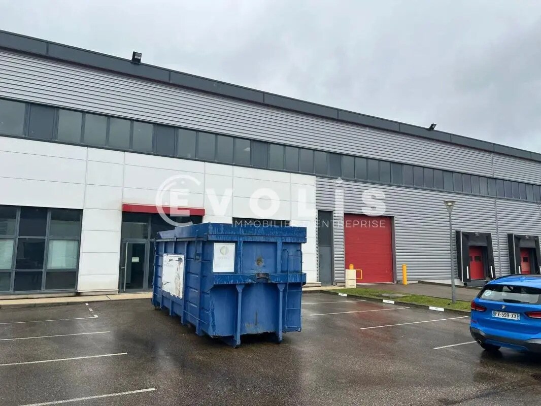 Office in Meyzieu to rent Building Photo- Image 1 of 20