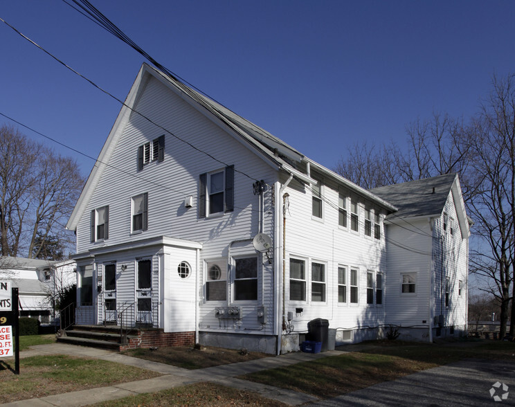 1028-1030 Main St, West Warwick, RI for sale - Primary Photo - Image 1 of 1