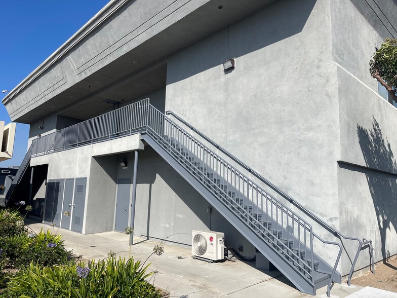 22719 Hawthorne Blvd, Torrance, CA for rent - Building Photo - Image 2 of 6