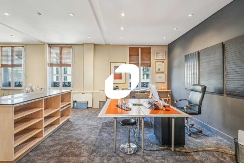 Office in Neuilly-sur-Seine to rent - Interior Photo - Image 1 of 8