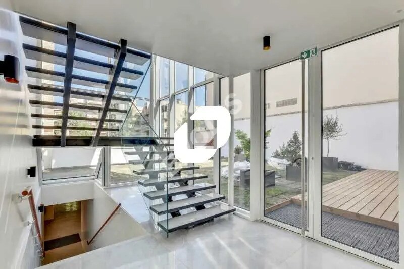 Office in Asnières-sur-Seine to rent Interior Photo- Image 1 of 3