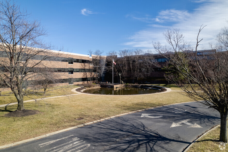 51 Haddonfield Rd, Cherry Hill, NJ for rent - Building Photo - Image 3 of 15