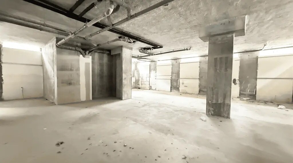 Retail in Noisy-le-Grand to rent Building Photo- Image 1 of 5