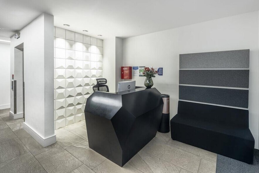 21 Worship St, London to rent - Building Photo - Image 2 of 11