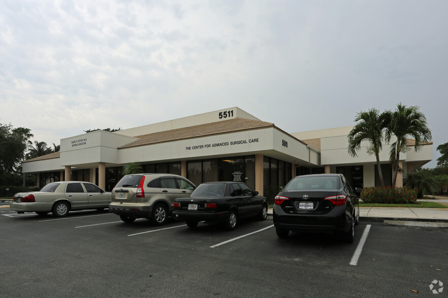 5511 S Congress Ave, Atlantis, FL for rent - Building Photo - Image 3 of 4