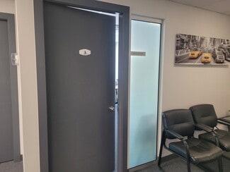 More details for 1715 Dickson Av, Kelowna, BC - Light Industrial to Rent