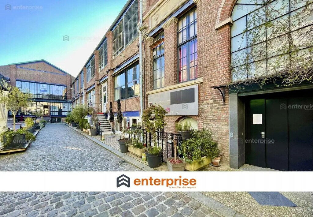 Location Bureaux 85 m² - Photo 1