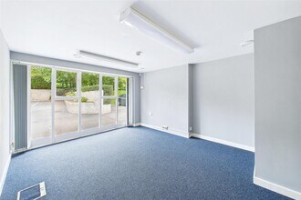 Wraxall Hl, Wraxall to rent Interior Photo- Image 1 of 3