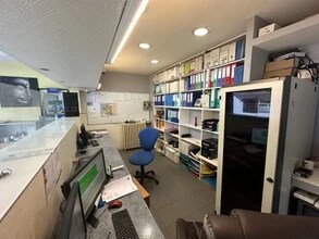 Retail in Orléans to rent Interior Photo- Image 2 of 5