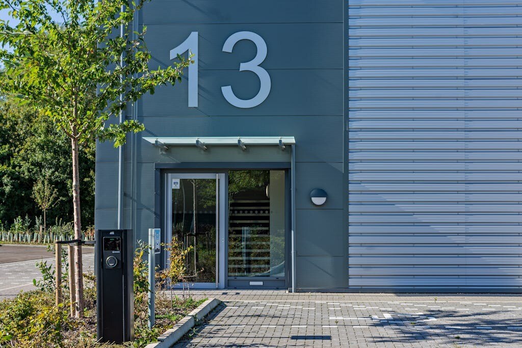 College Rd, Aylesbury to rent Building Photo- Image 1 of 17