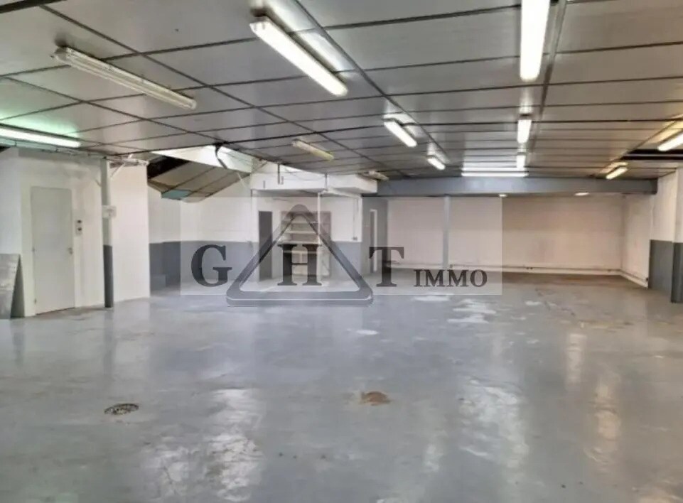 Location Entrepôt 224 m² - Photo 1