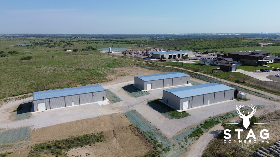 7420 Fm 2449, Ponder, TX to rent - Building Photo - Image 1 of 10