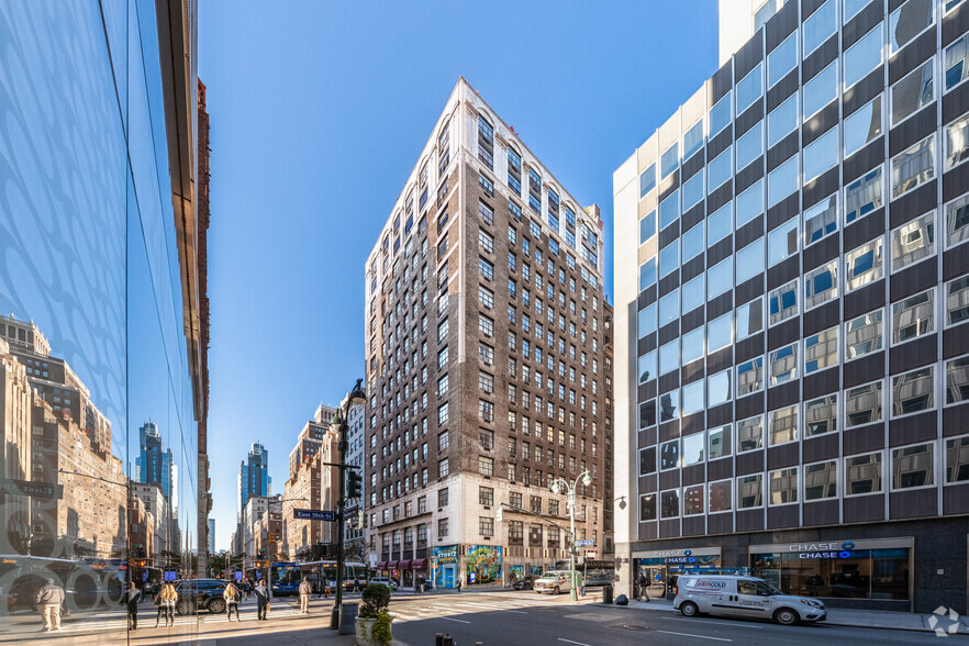 242-246 Madison Ave, New York, NY for rent - Building Photo - Image 1 of 6