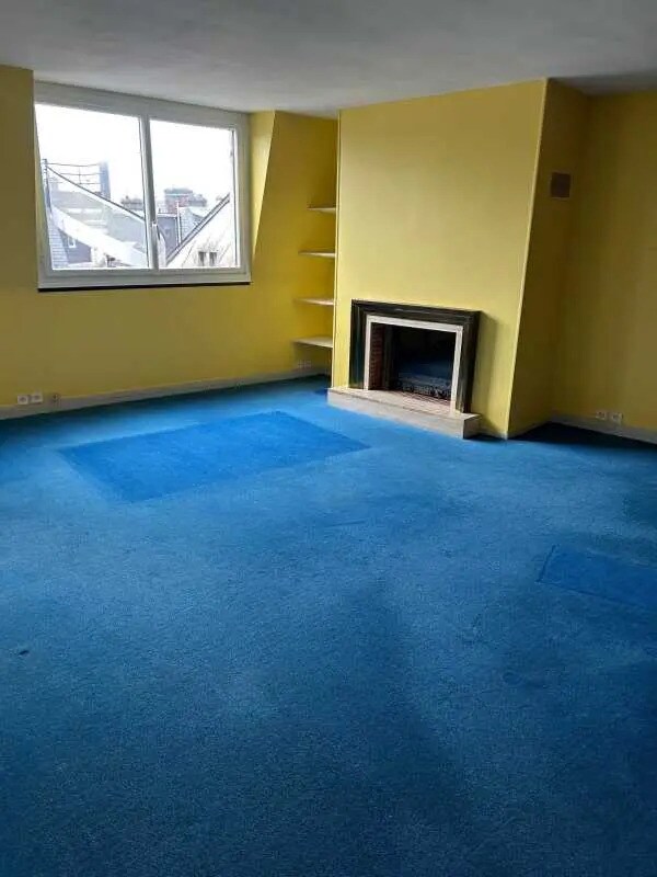 Office in Rouen to rent Interior Photo- Image 1 of 5