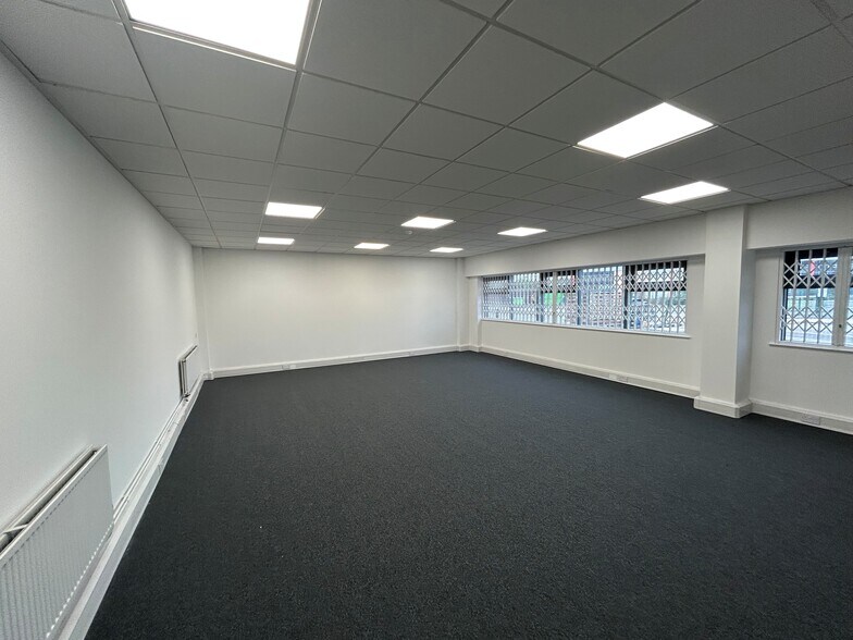 Vesty Rd, Bootle to rent - Building Photo - Image 2 of 5